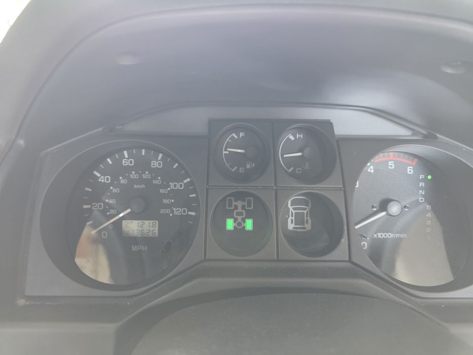 Vând Mitsubishi Shogun  An 2004 3 uși, motor 3.2 diesel, tracțiune 4x4, volan pe dreapta. AC Funcțional  Acte Valabile pana in 2027