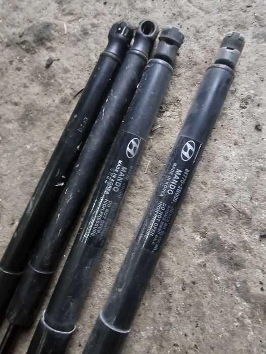 Set amortizoare capota haion Hyundai santafe 2008