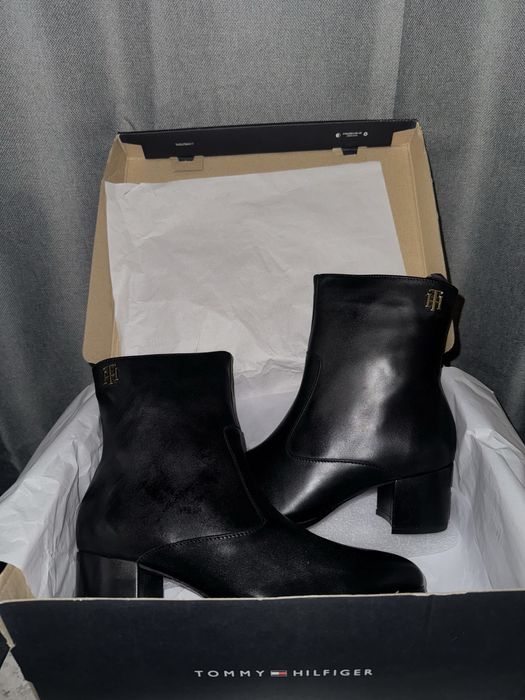 Чисто нови боти Tommy Hilfiger естествена кожа