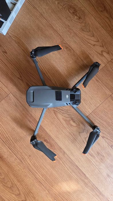 Квадрокоптер DJI Mavic 3 Classic