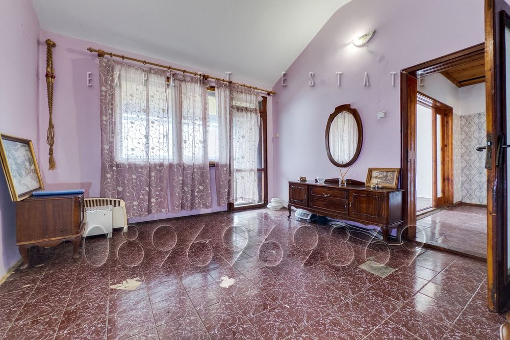 Продава се Двустаен апартамент в Варна, Колхозен пазар - 54 кв.м за 1278 €/кв.м - Снимка #1