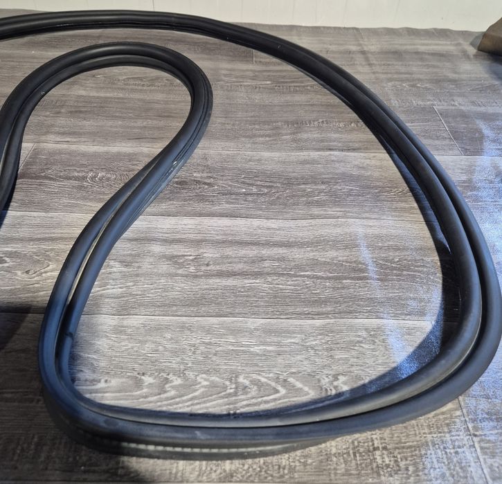 Уплътнение багажник мерцедес w212 2009г седан