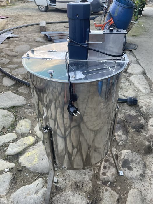 Centrifuga noua