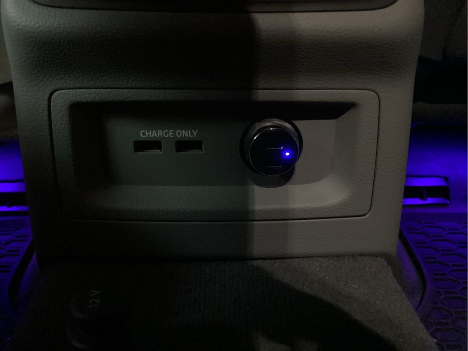 Adaptor auto / incarcator telefon USB tip C.