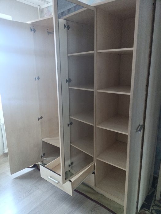 Продам шкаф с антрисолью