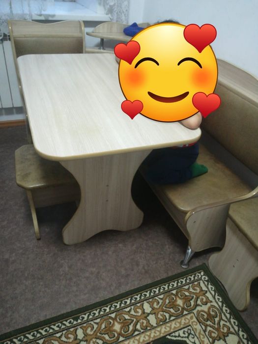 Кухонный стол уголок