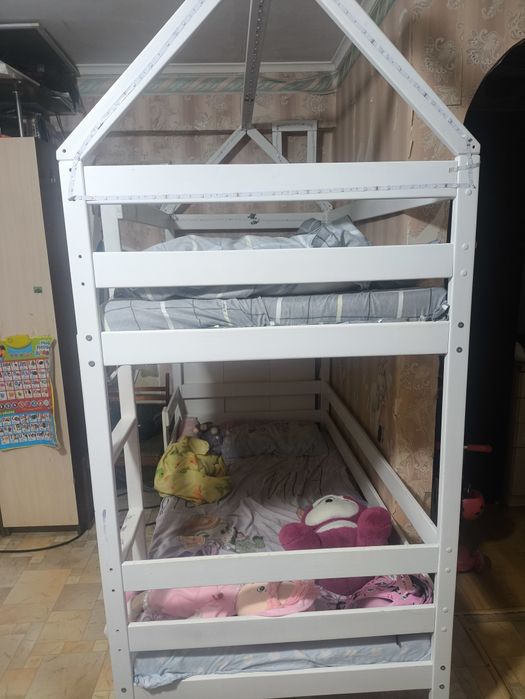 Продам двухъярусная детская кровать