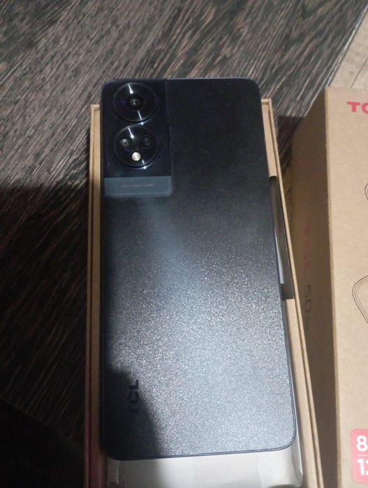 Продавам нов TCL 50 5G