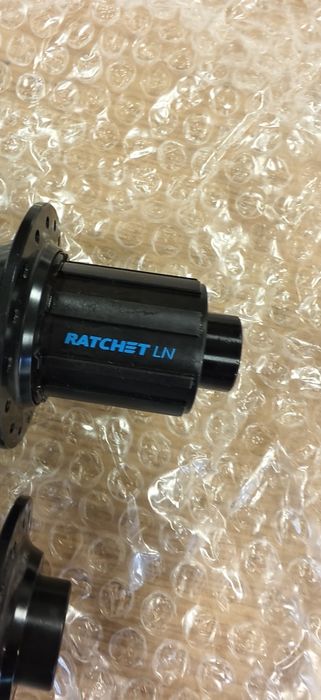 Главини DT Swiss 370 15x110 и 12х142/148 Shimano hub
