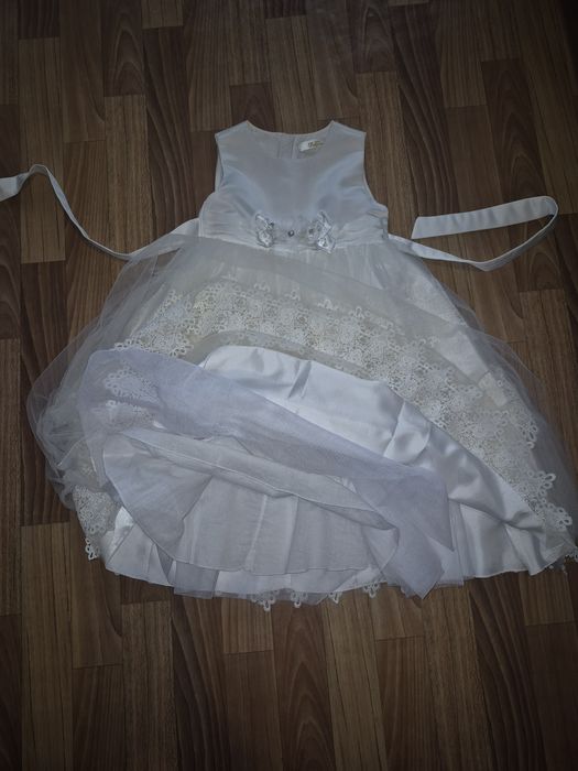 Продам вечернее платье на девочку