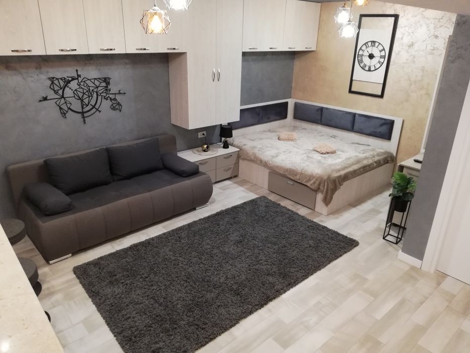 Tomis suite regim hotelier