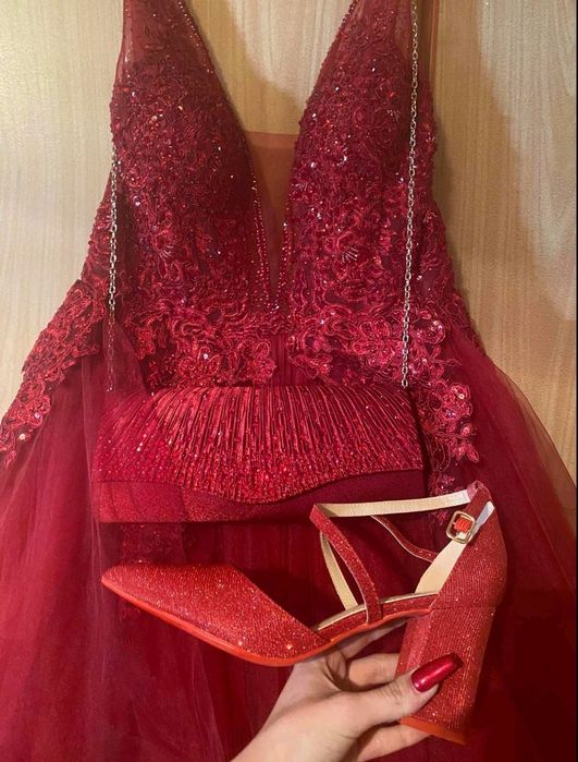 Абитуриентска рокля