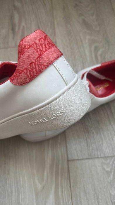 Michael Kors чисто нови обувки
