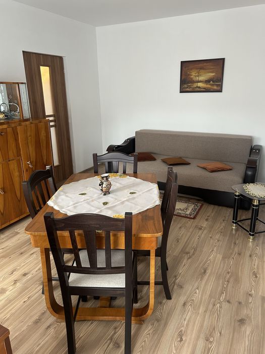 PROPRIETAR vand apartament 2 camere semidecomandat, ultracentral,BACAU