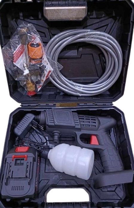 Акумулаторна водоструйка