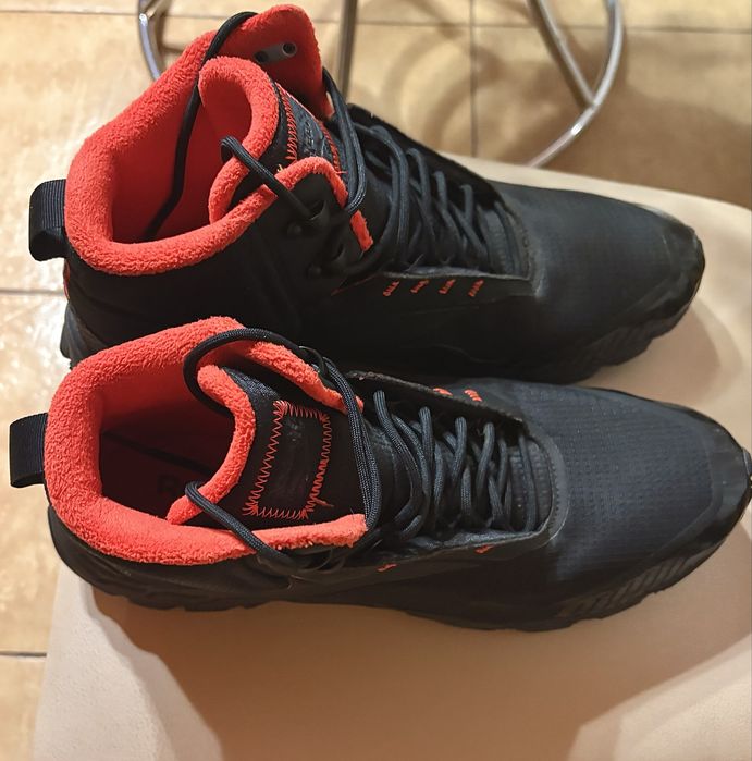 Продам кроссовки / ботинки Reebok р.45-46