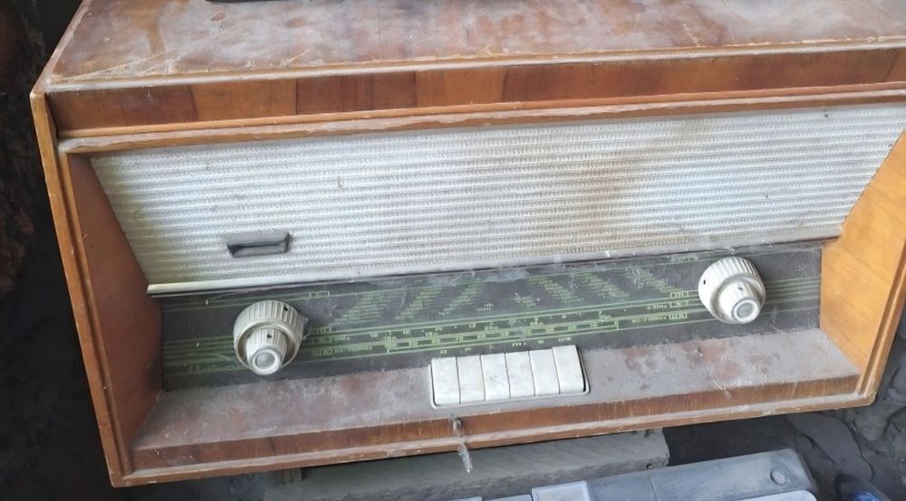 Vand radio vechi