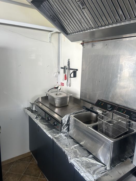 OFERTA Vand rulota fast food complet utilata.