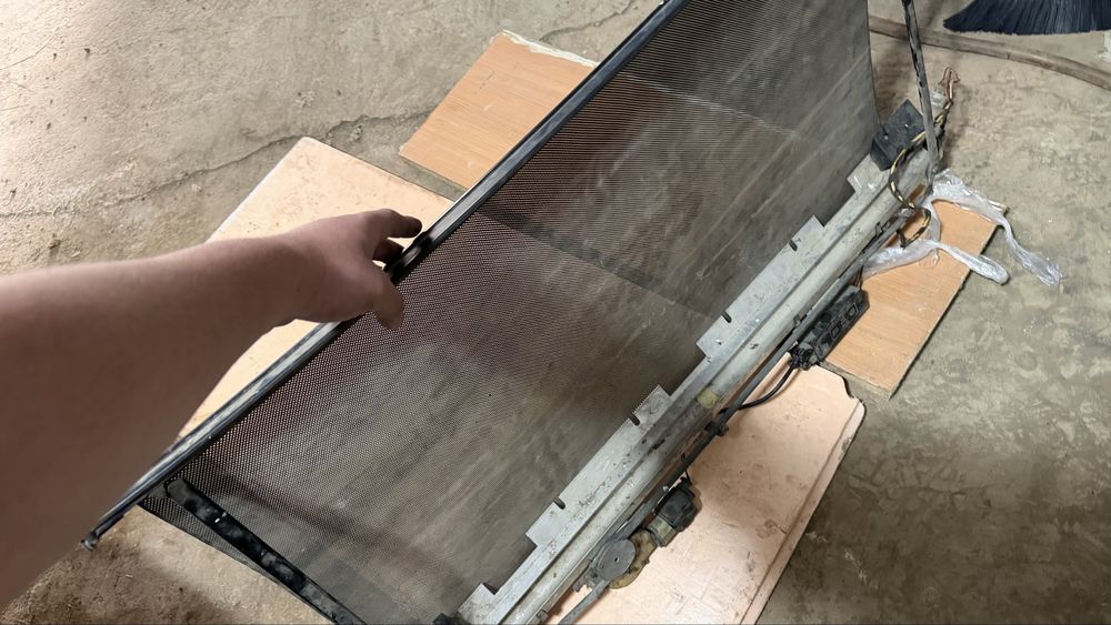 Продам заднею электрошторку от бмв е34