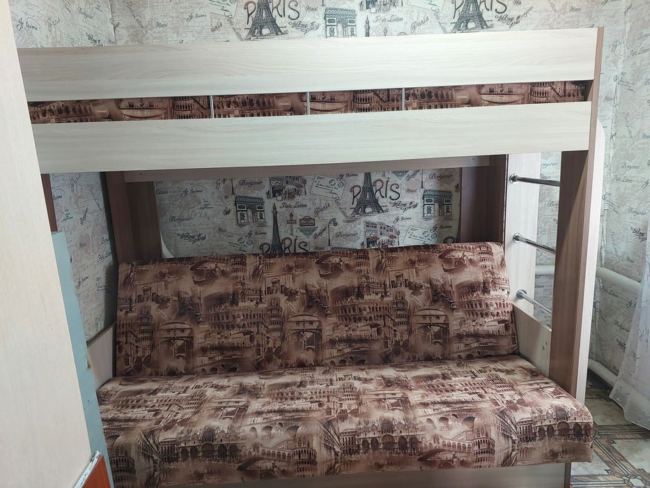 Двухъярусная кровать-диван