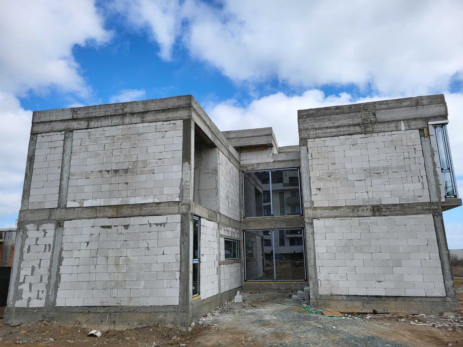 Servicii constructii