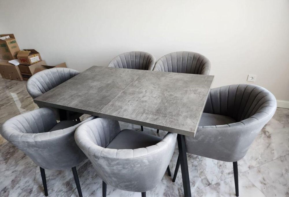 Стол со стульями на кухню