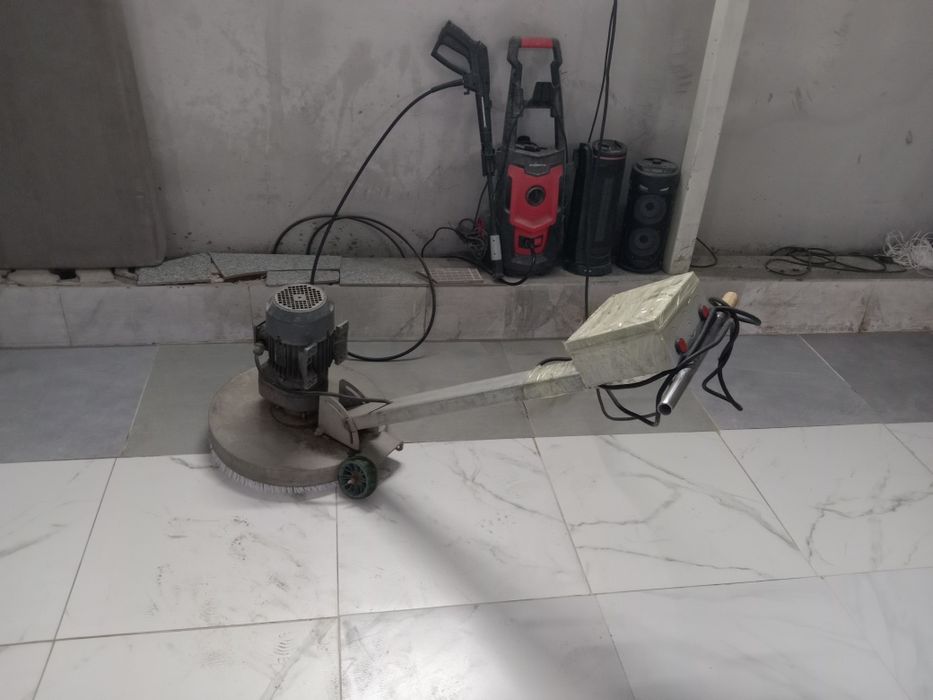 Продам аппарат для чистки ковров