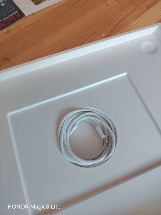 Чисто нов Apple MacBook Neo 13" (A18 Pro / 8GB / 256GB) – Пълен комплект, Гаранция!