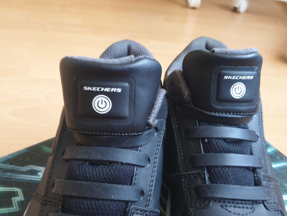 Adidasi originali Skechers S-Lights cu lumini incarcare MiniUSB nr.33