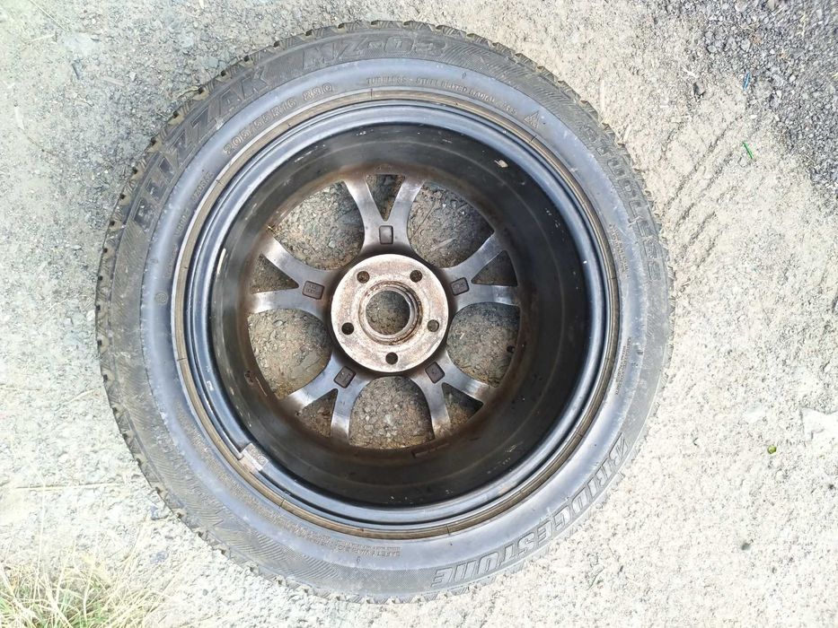 Продам запаску. Диск с резиной.