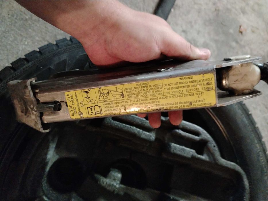 Спортен филтър голф 4/ резервна гума с крик