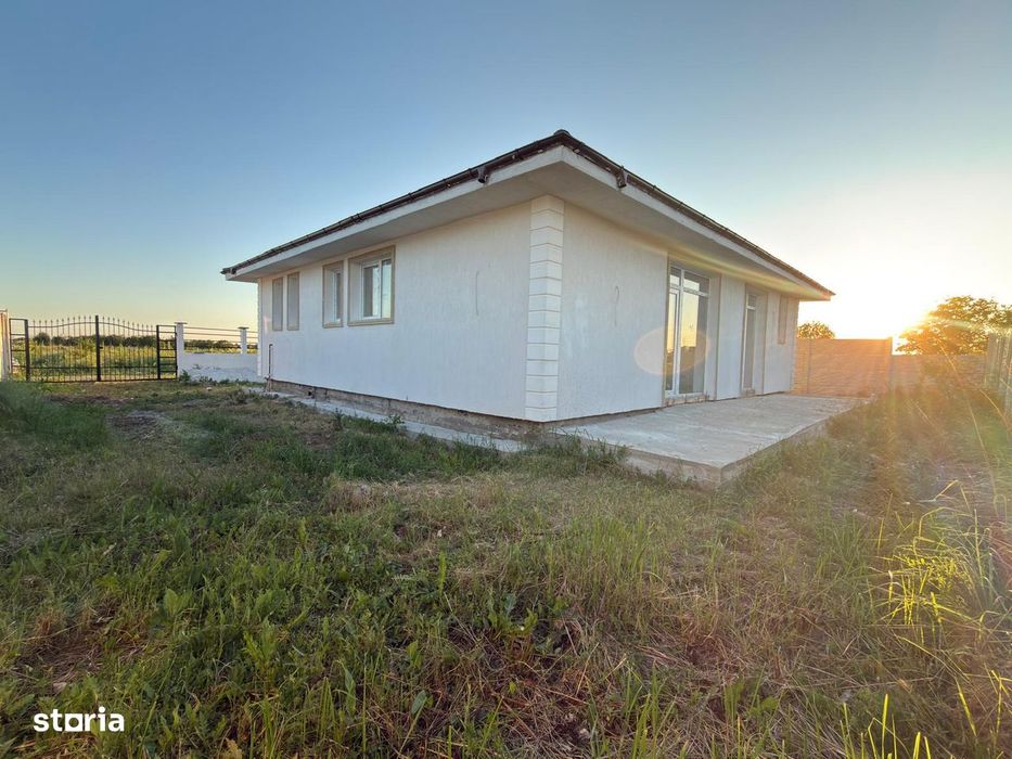 Casa individuala - 4 camere - 3 bai - Teren 369mp