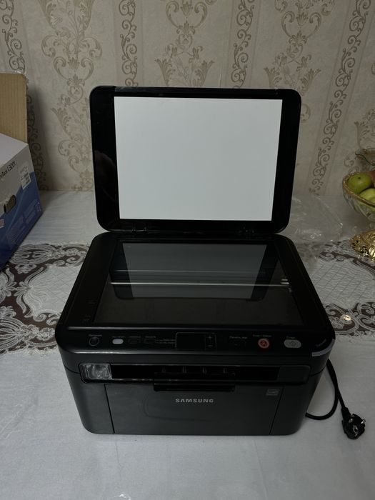 Принтер триводном SAMSUNG