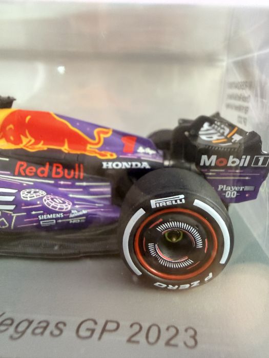 Red bull rb19 Las Vegas gp World champion Max Verstappen 1:43 Spark F1