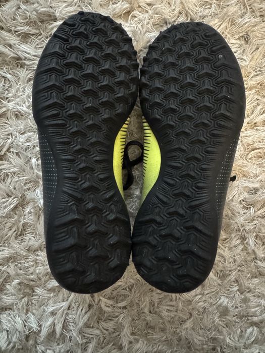 Adidasi fotbal NIKE nr 35 OFERTA!!