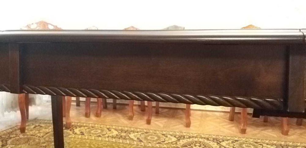 Стол обеденный деревянный