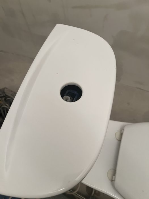 продам унитаз IDDIS