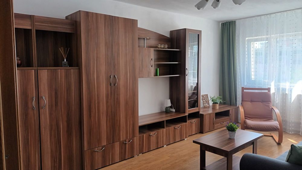 Persoana fizica dau in chirie apartament Intre Lacuri