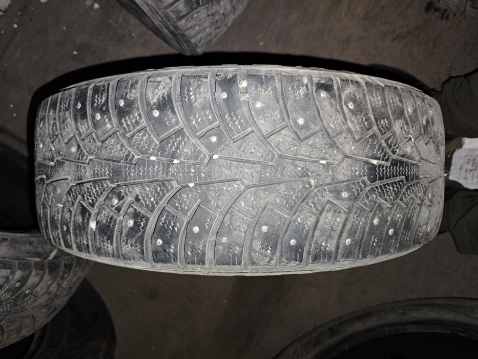 Продам комплект зимних шин