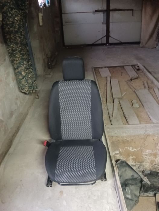 Продам сиденье водительское