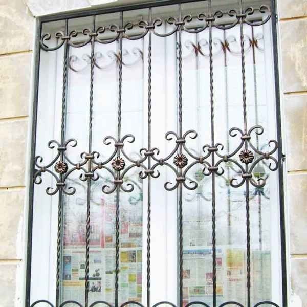 Делаем  на заказ  решотки на окна , перила , ограждения, навесы,