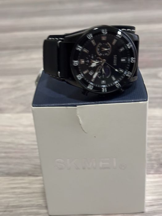 Продаю часы SKMEL