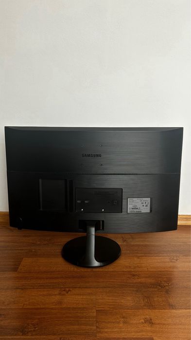 Monitor Curbat Samsung 81cm