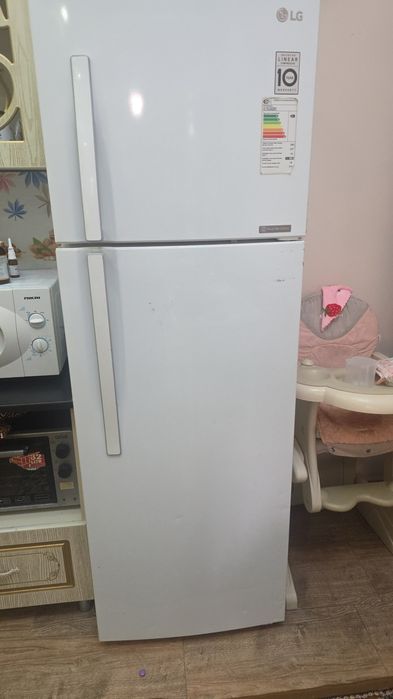 Холодильник LG 327 л.