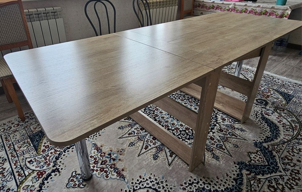 Продам обеденный стол