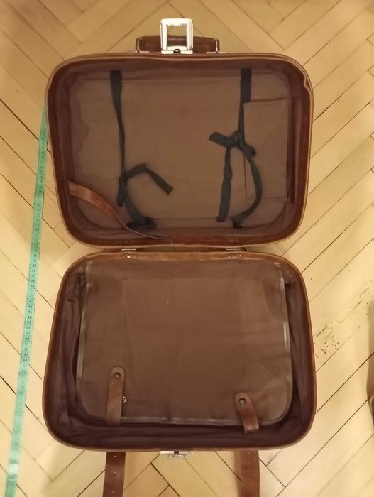 Два винтидж кожени куфара