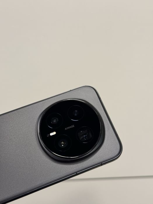 Продавам перфектен Honor Magic 8 PRO