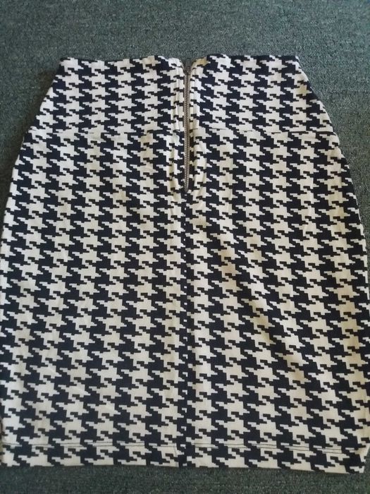 Пола H&M - размер М - 20 лв