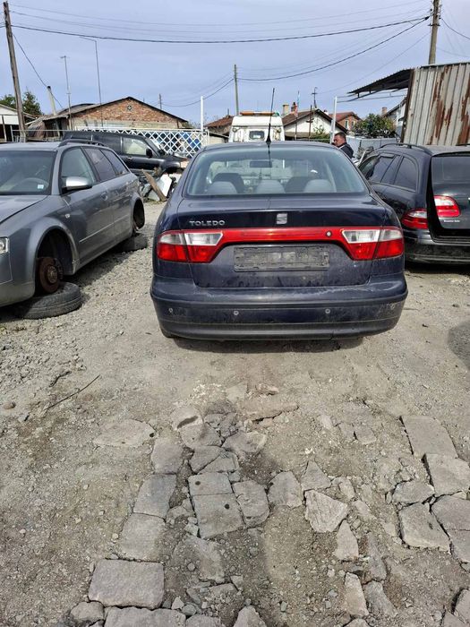 Seat Toledo 2002 година 1.6 бензин, на части