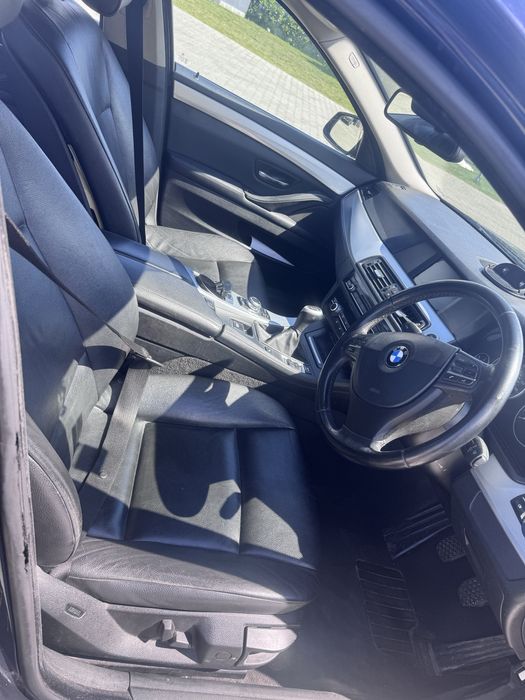 Dezmembrez BMW F10 520D 2011